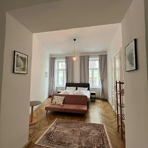 Centrally-located Authentic Apartamento